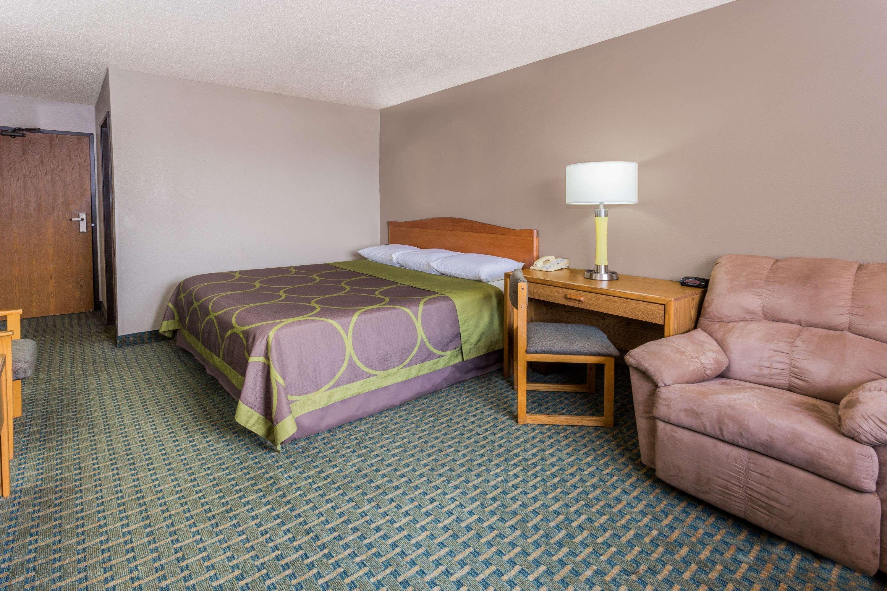 Super 8 By Wyndham St. Charles Hotel Saint Charles Buitenkant foto