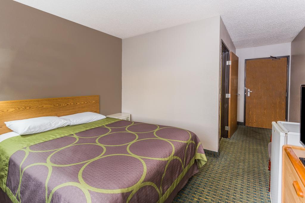 Super 8 By Wyndham St. Charles Hotel Saint Charles Buitenkant foto