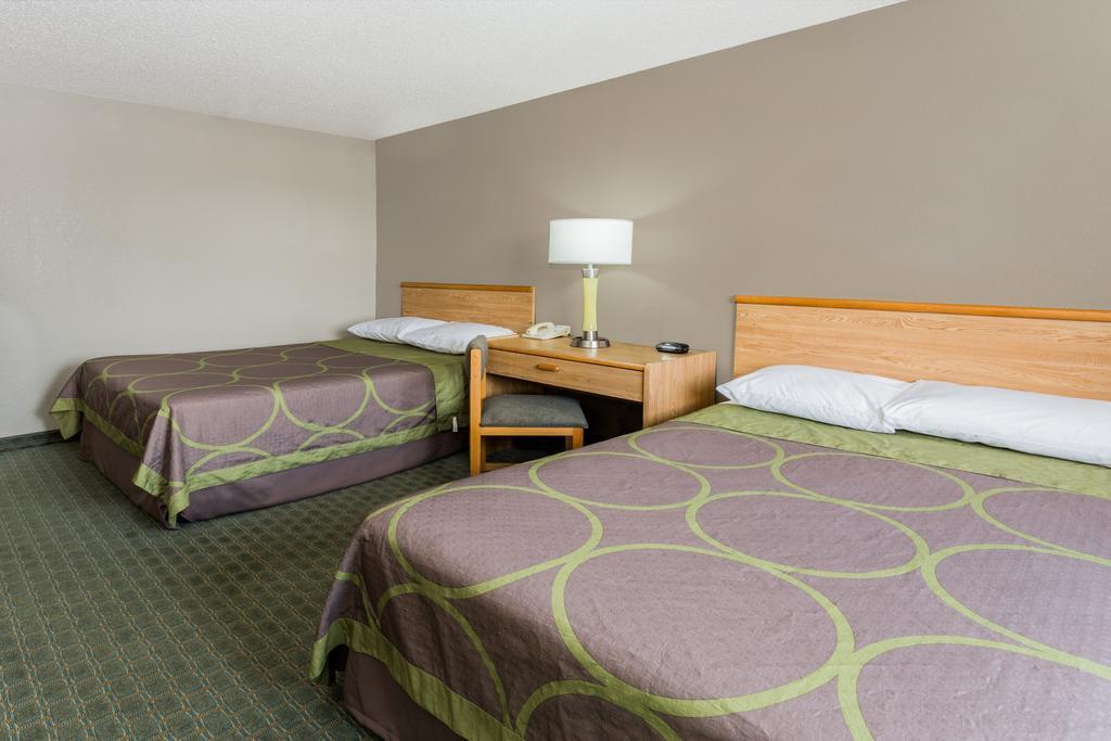 Super 8 By Wyndham St. Charles Hotel Saint Charles Buitenkant foto