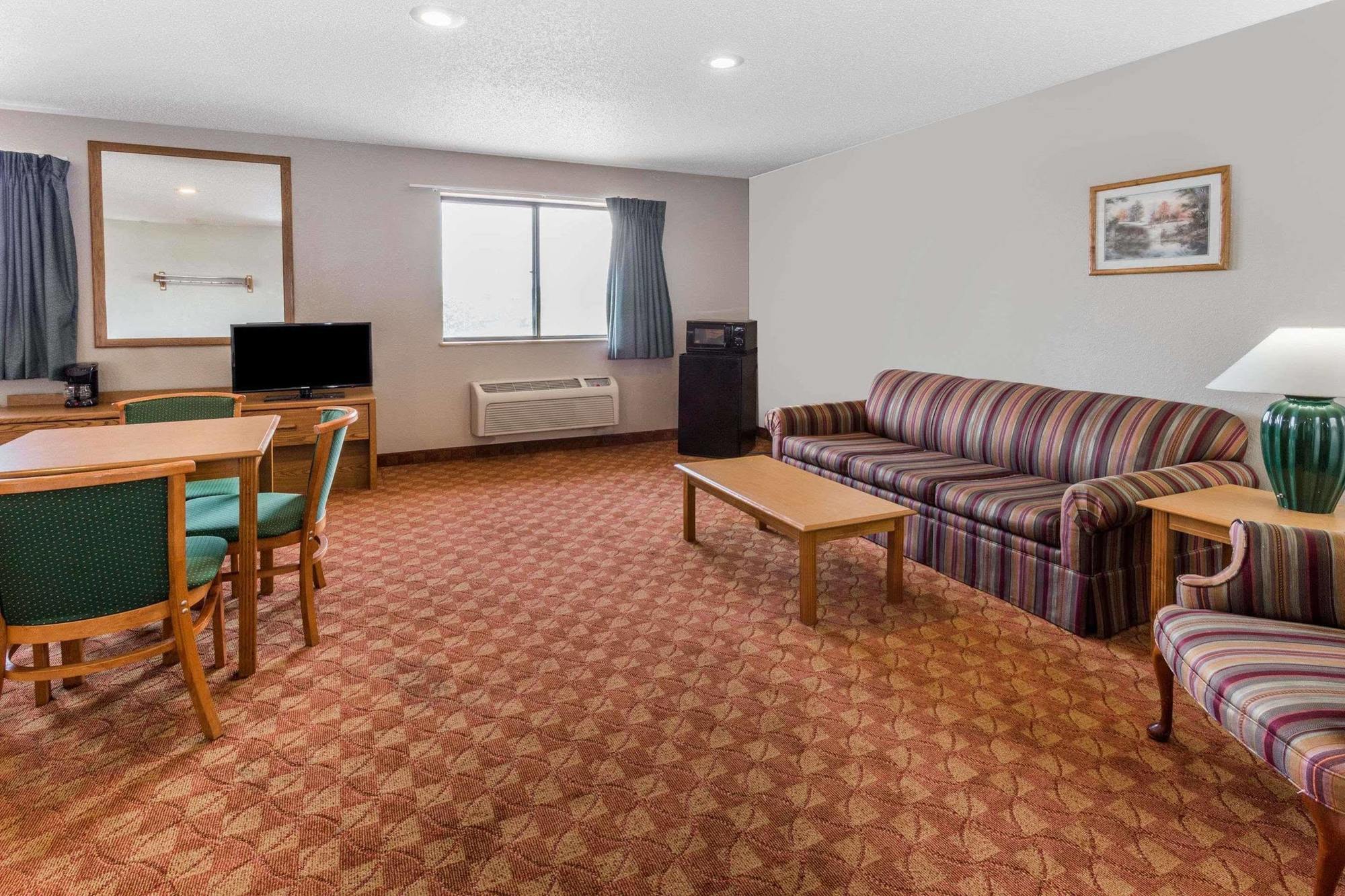 Super 8 By Wyndham St. Charles Hotel Saint Charles Buitenkant foto