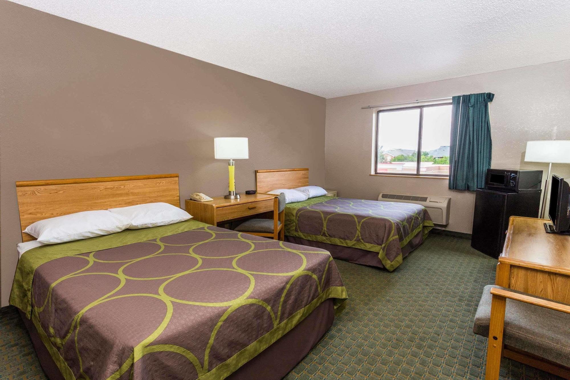 Super 8 By Wyndham St. Charles Hotel Saint Charles Buitenkant foto
